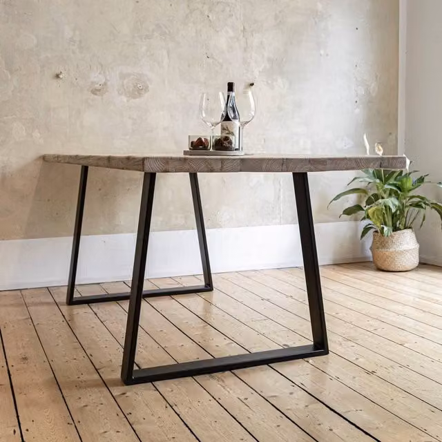 Livingandhome Set of 2 Black Matt Lacquered Steel Trapezoid Industrial Table Legs