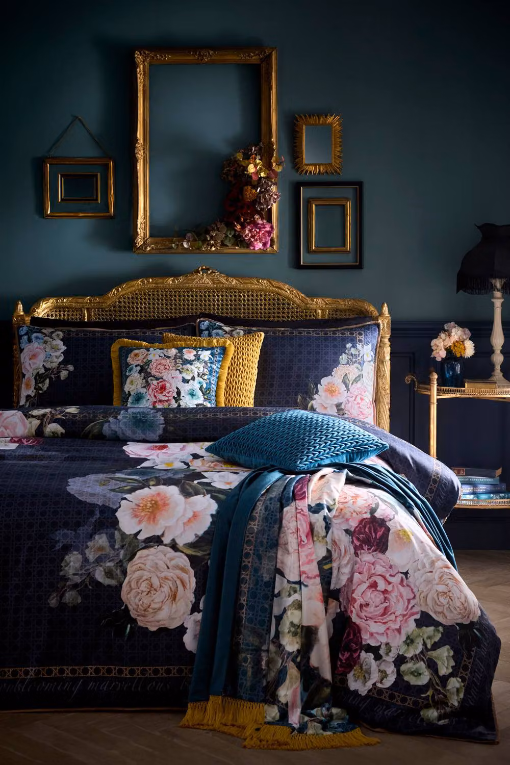 House of Llewelyn-Bowen Bouquet List Blue Floral Throw, W: 130 cm, D: 180 cm – 4