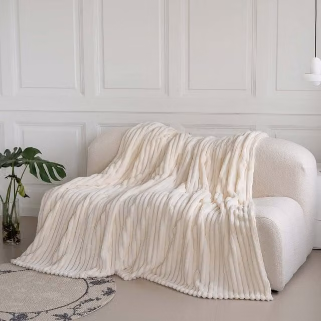 Velosso Modern Striped Velvet Throw in White, W: 200 cm, D: 240 cm