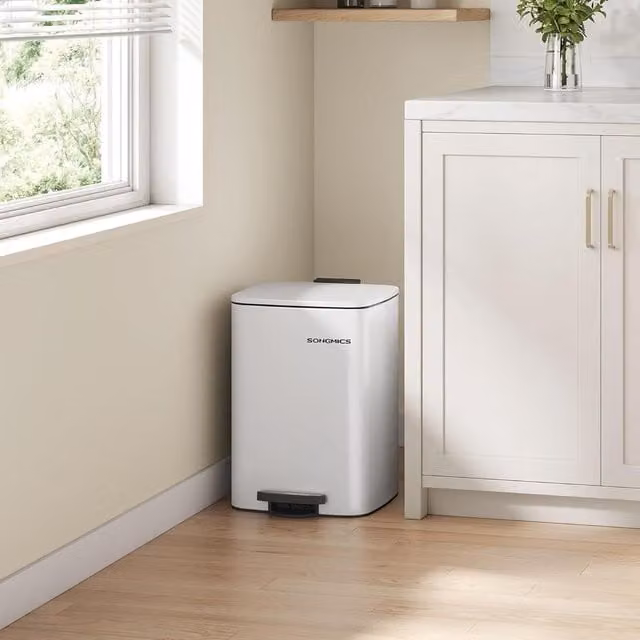 SONGMICS Medium Steel Pedal Bin with Removable Inner Bucket and Soft Close, White