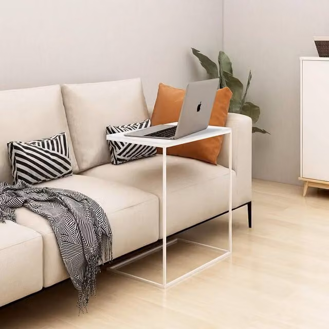 Berkfield Home White Side Table in Engineered Wood, W/D/H: 55 x 35 x 66 cm