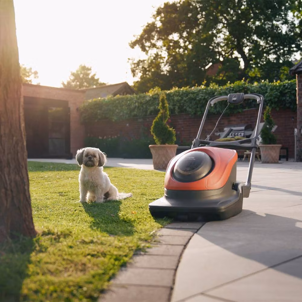 Flymo EasiHover 300 36V Cordless Hover Lawnmower in Orange with Rechargeable Battery and Collection Bag – 2