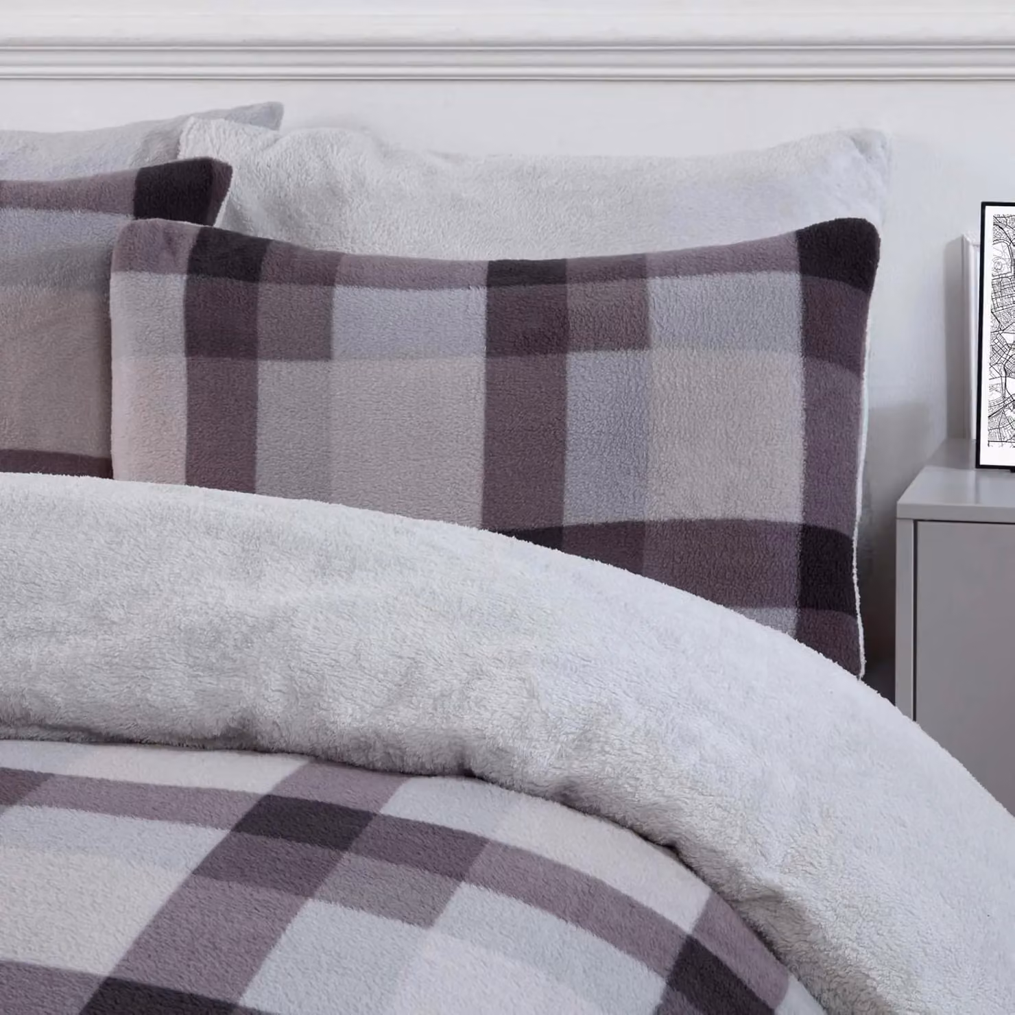 OHS Grey Checked Teddy Fleece Duvet Cover and Pillowcase Set, W: 140 cm, L: 200 cm – 3