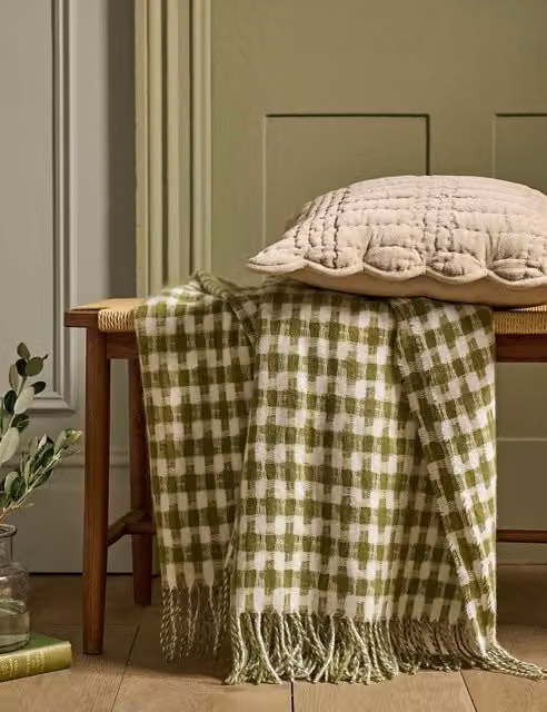Laura Ashley Knapton Green Mix Checked Polyester Throw with Fringes