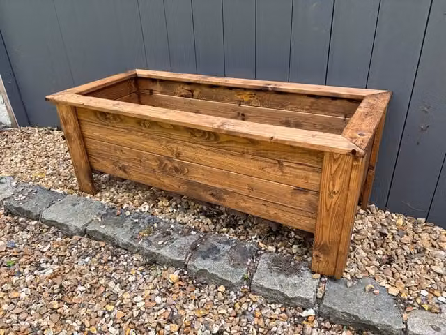 Charles Taylor Trading Prestbury Extra Large Raised Rectangular Trough Planter in Brown