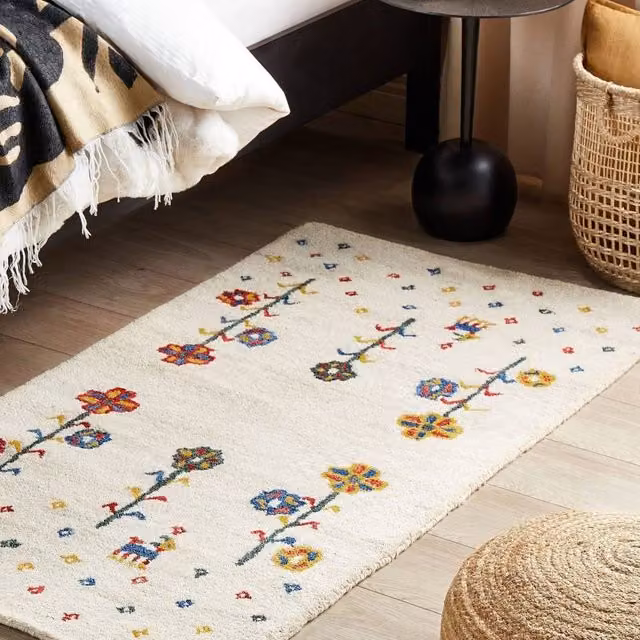 Wyld and Coco Hand-Tufted Wool Floral Rug in Beige, W: 80 cm, L: 150 cm – 1