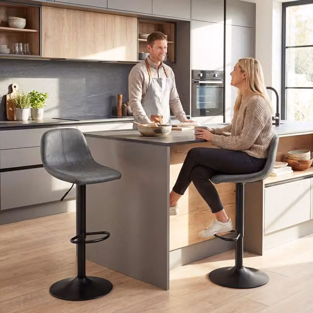 HOMCOM Set of 2 Modern Swivel Bar Stools in Grey Synthetic Leather