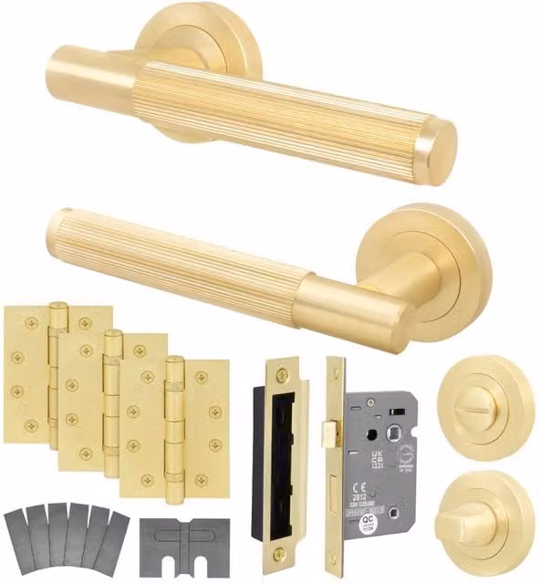 AFIT Satin Brass Fire Door Handle and Bathroom Lock Set with Hinges in Gold – 1