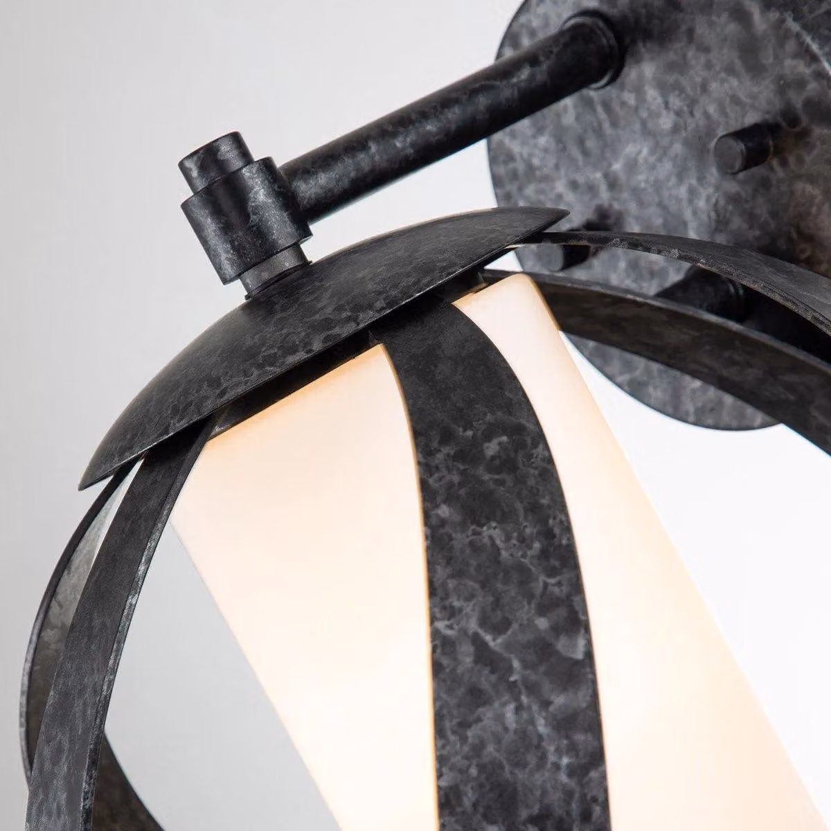 Quoizel Blacksmith Industrial Wall Lamp in Black and Silver with Transparent Glass, IP44 Rated for Garden Use – 3