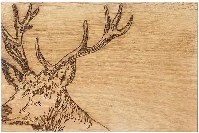 Selbrae House Stag Oak Serving Board in Brown – 1