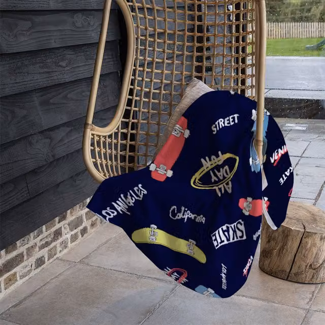 Benjamin Tate Design Fleece Skate Blanket in Black or Beige, W/D/H: 120 x 150 cm