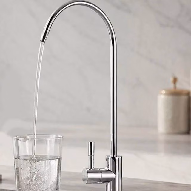 PAWNORA Luxury Chrome Kitchen Faucet Tap in Silver with 1/4" Pipe and Brass Construction for Filtered Water
