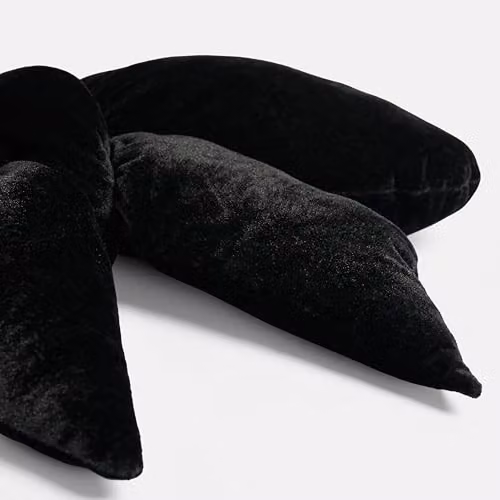 OHS Bow Shaped Velvet Scatter Cushion in Black, W: 45 cm x H: 33 cm – 4