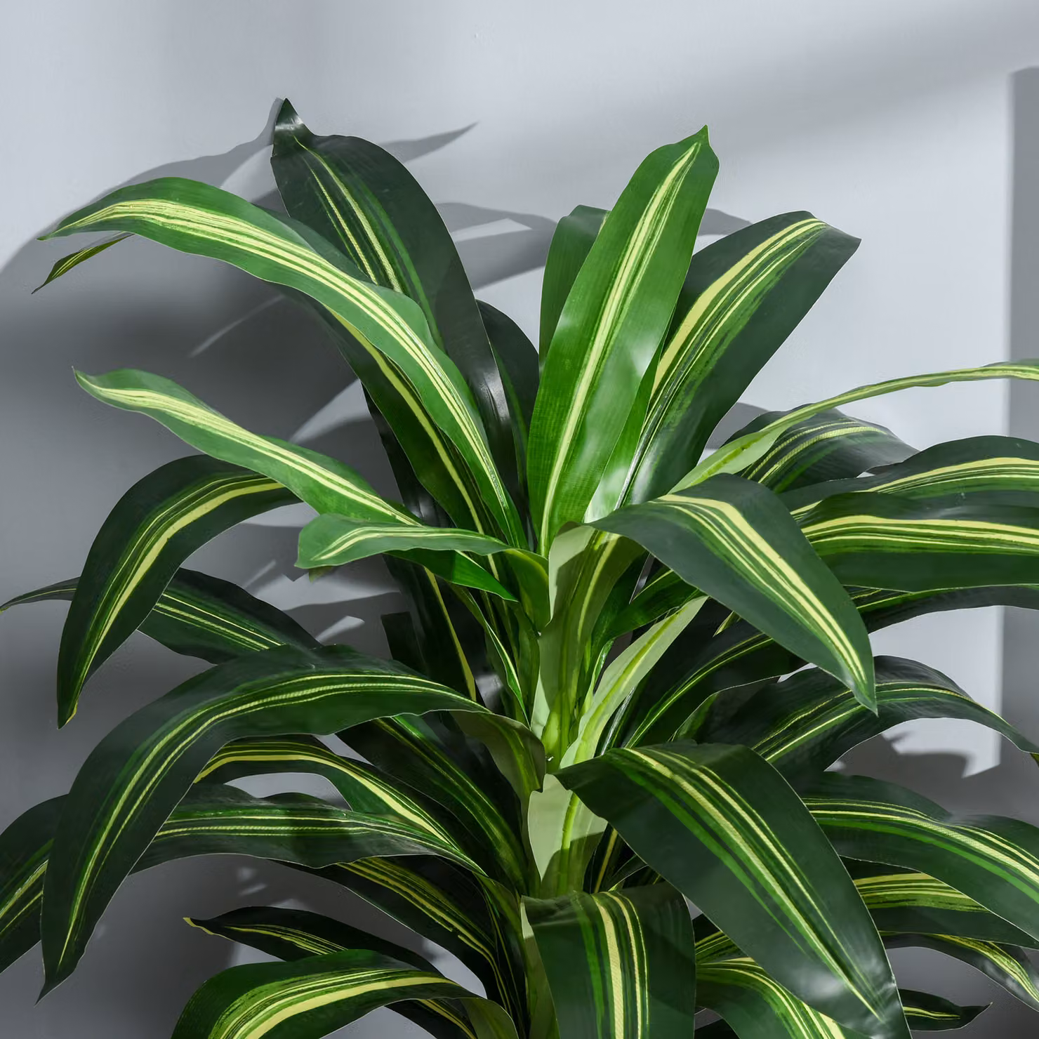 Outsunny Set of 2 Green Artificial Dracaena Trees, Height: 110 cm – 5