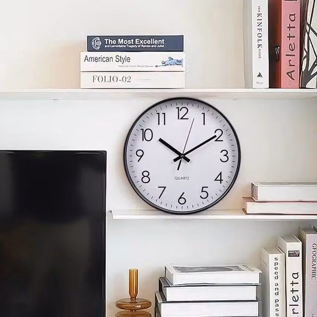 Livingandhome Minimalist Round Silent Quartz Wall Clock in Black and White, Diameter: 30.48 cm