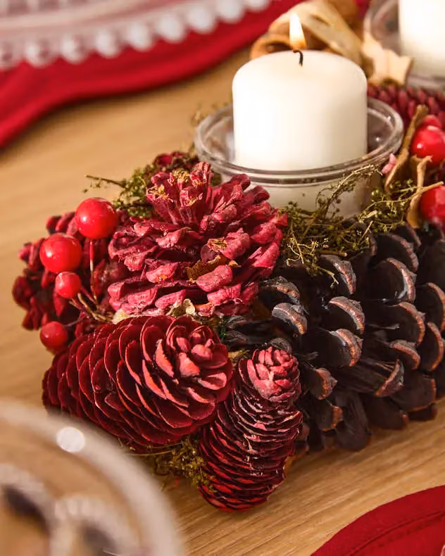 Dibor Cinnamon Pine Trio Tealight Christmas Centrepiece Candle Holder in Red – 3