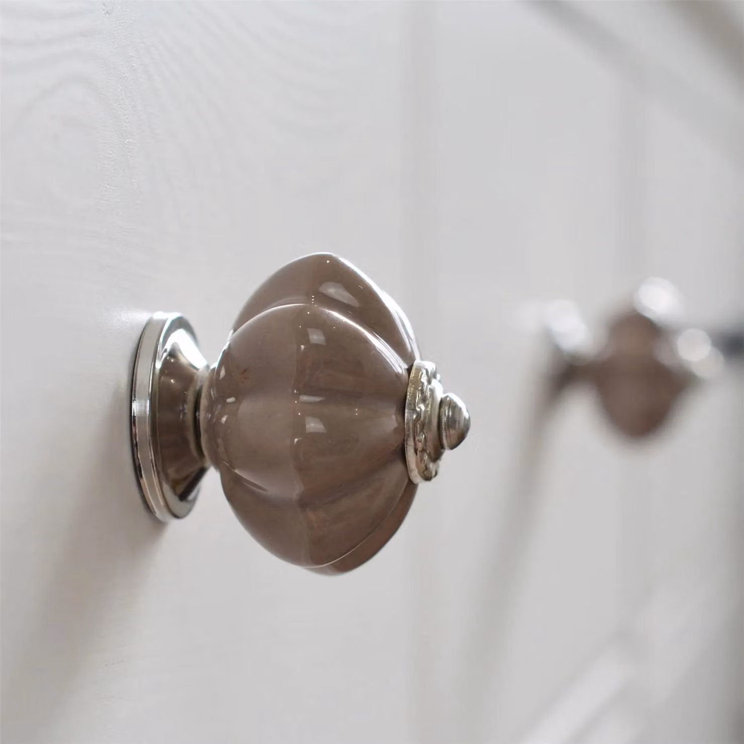 Nicola Spring Grey Floral Ceramic Cabinet Knob – 3