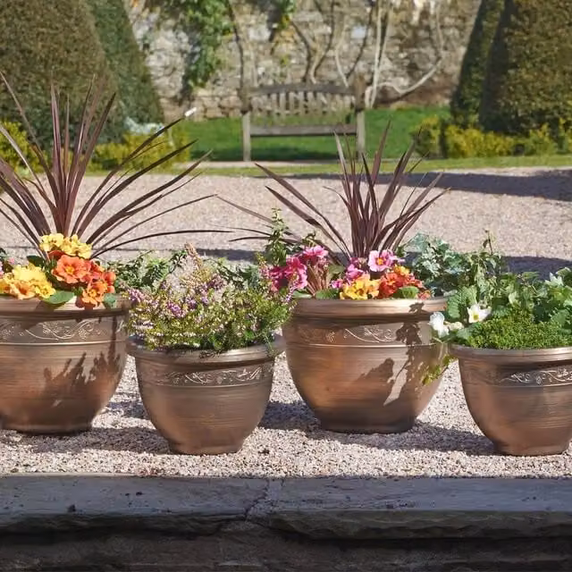 FLAVORA Bronze Effect Plastic Garden Flower Pot Planter, 1.25kg – 1