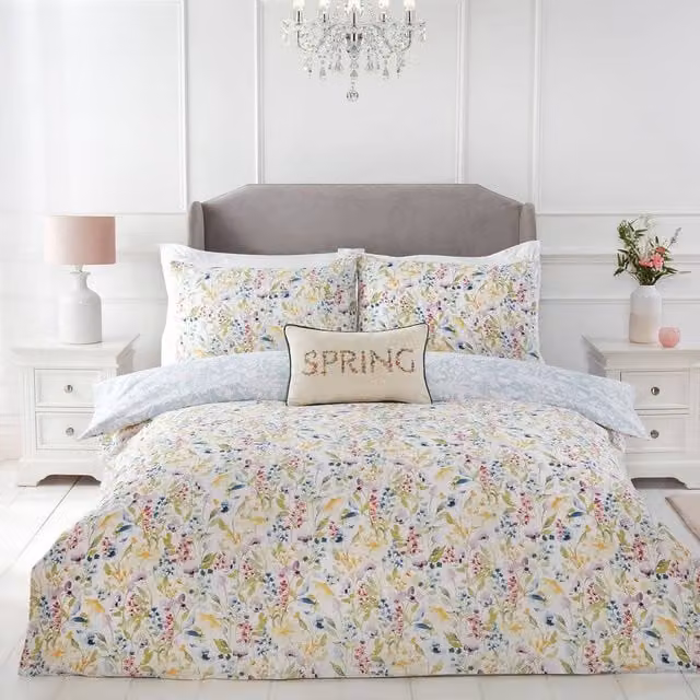Julian Charles Home Spring Flowers Reversible Printed Polycotton Duvet Set and Pillowcase in Multicolour, W/D/H: 140 x 200 cm