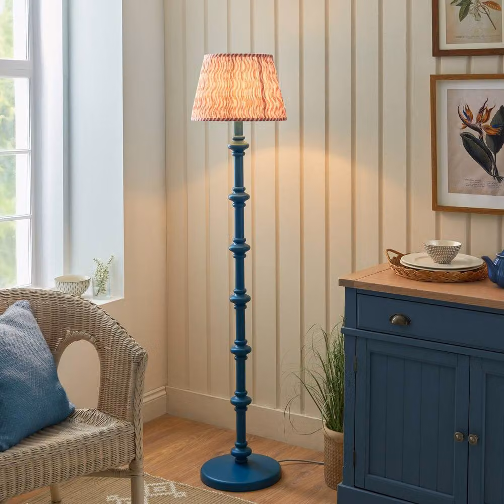 Netlighting Carnaby Blue Floor Lamp with Pink Fabric Ripple Shade and Brass Details, Shade Diameter: 35 cm – 2