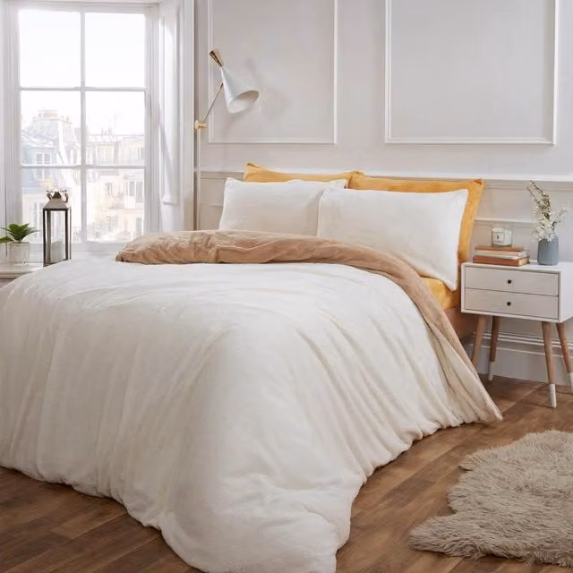 Brentfords Reversible Teddy Fleece Duvet Set and Pillowcase in Yellow, 200 x 200 cm