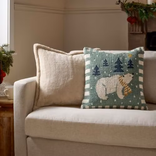 Riva Home Blue Polar Bear Square Polyester Filled Cushion W/D/H: 45 x 45 x 45 cm – 4