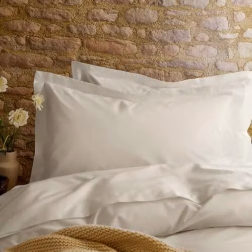 Christy Set of 2 Organic Cotton 200TC Percale Oxford Pillowcases in White – 1
