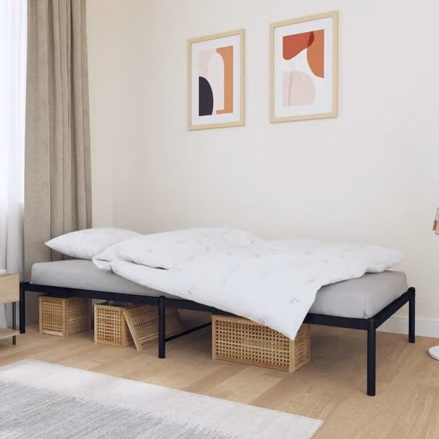 Berkfield Home Classic Metal Bed Frame, Black, W/D/H: 100 x 190 cm – 1