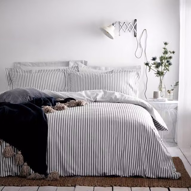 Yard Hebden Striped 100% Cotton Reversible Duvet Cover and Pillowcase Set in Grey, W/D/H: 200 x 220 cm – 1