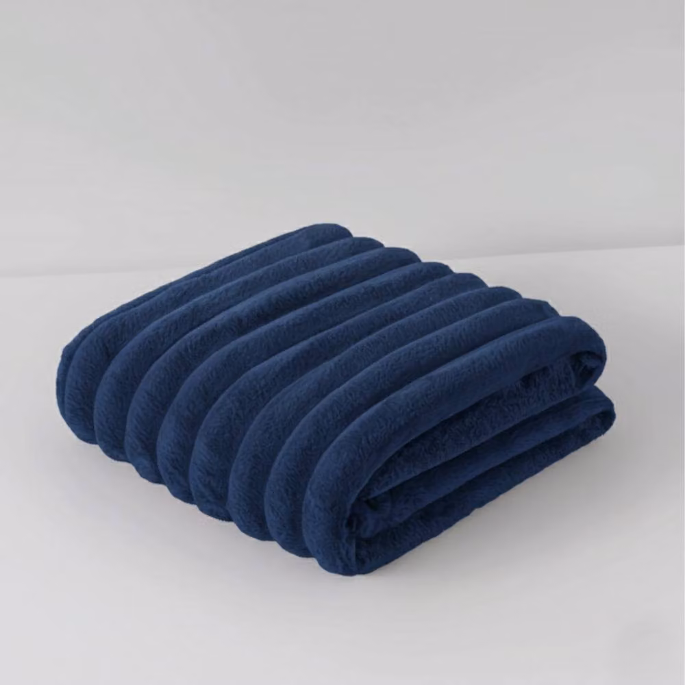 Snug City Chunky Ribbed Mink Throw Blanket in Navy Blue, W/D/H: 200 x 240 cm – 2