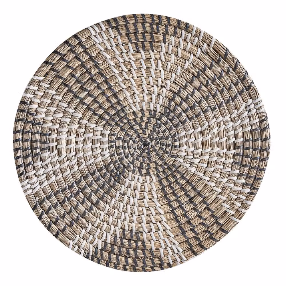 Wyld and Coco Set of 4 Handmade Beige Geometric Seagrass Wall Plates – 4