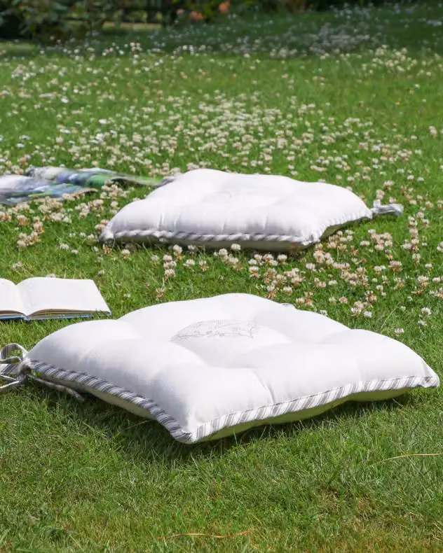Dibor Set of 2 Vintage Love Heart Print Indoor Outdoor Chair Seat Pad Cushions in Grey and White, W: 40 cm, D: 40 cm – 3