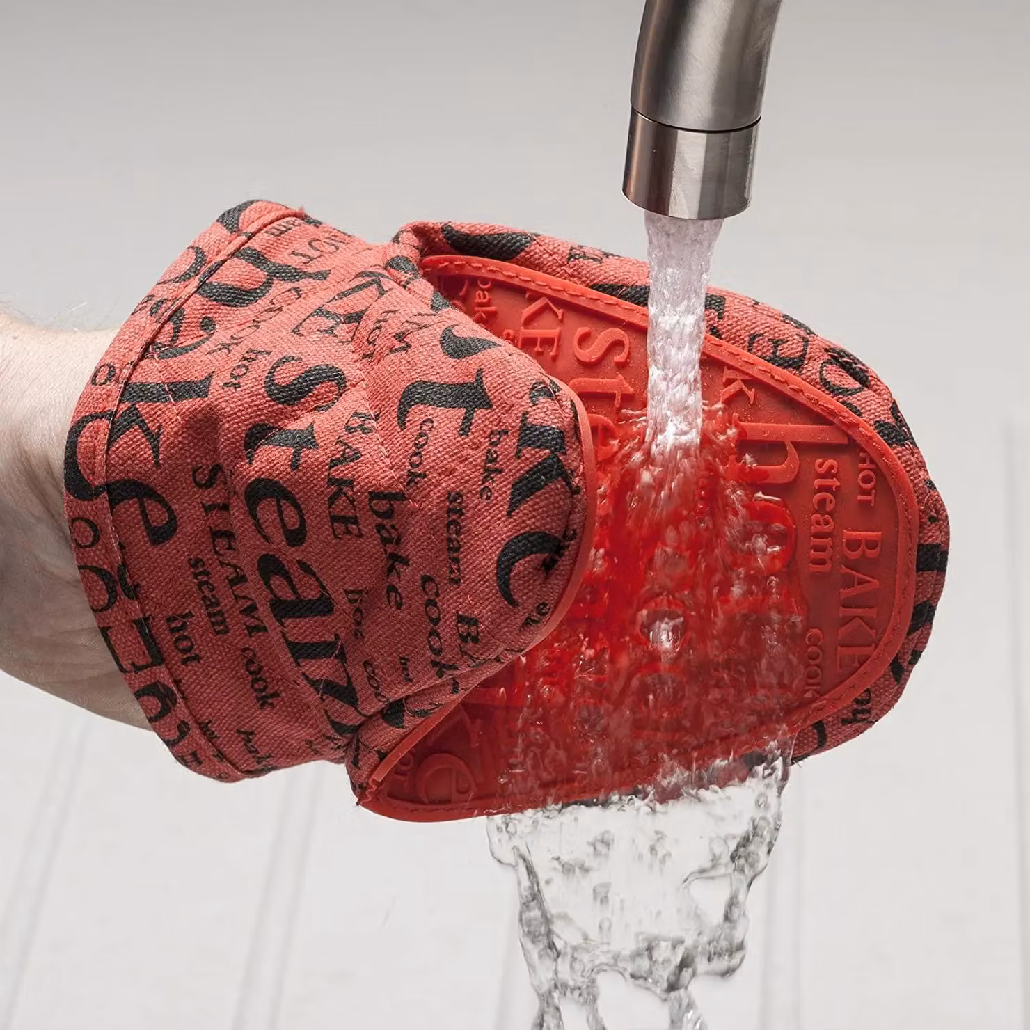 Zeal Silicone Mini Oven Mitt and Pot Holder with Hot Print Design in Red – 3