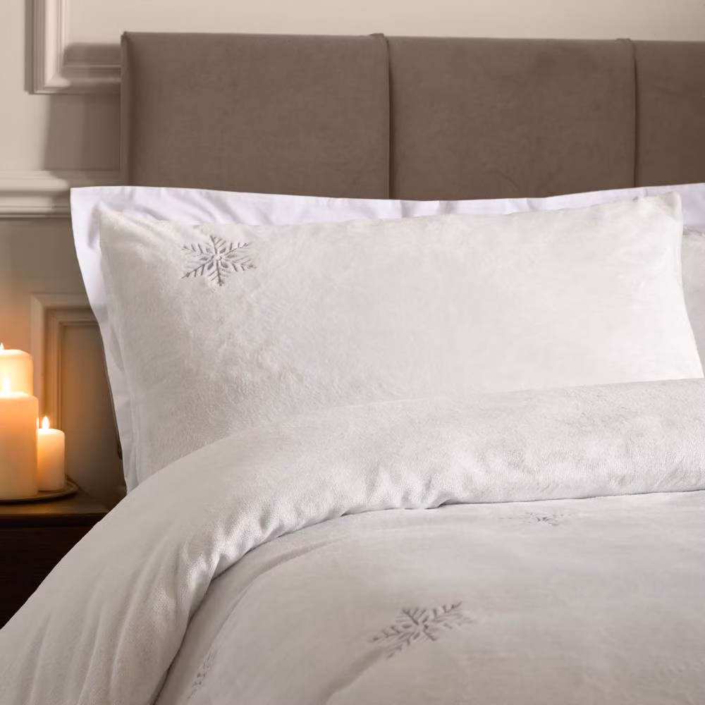 Paoletti White Frosted Snowflake Embroidered Fleece Flannel Duvet Cover Set, W: 140 cm, L: 200 cm – 2