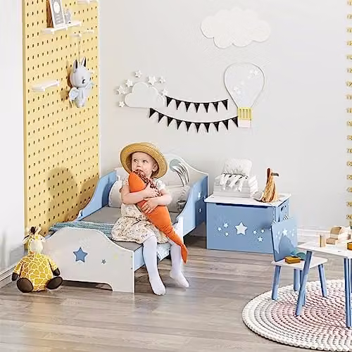 HOMCOM Kids Star and Balloon Single Bed Frame with Safe Guardrails in Blue and White – 1