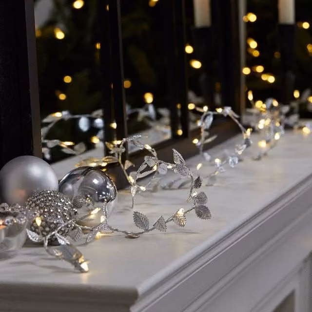 Dibor Silver Leaves Pre-Lit Christmas Table Garland, 2m – 1