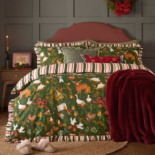 Furn Twelve Days Frill Reversible Christmas Duvet Cover Set in Green, Size: 90 x 200 cm