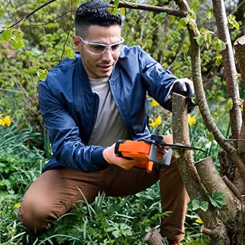 Yard Force CR20 Mini Cordless Chainsaw, Orange, 20V 2.0Ah Battery Powered Lightweight One Handed Pruning Saw – 4