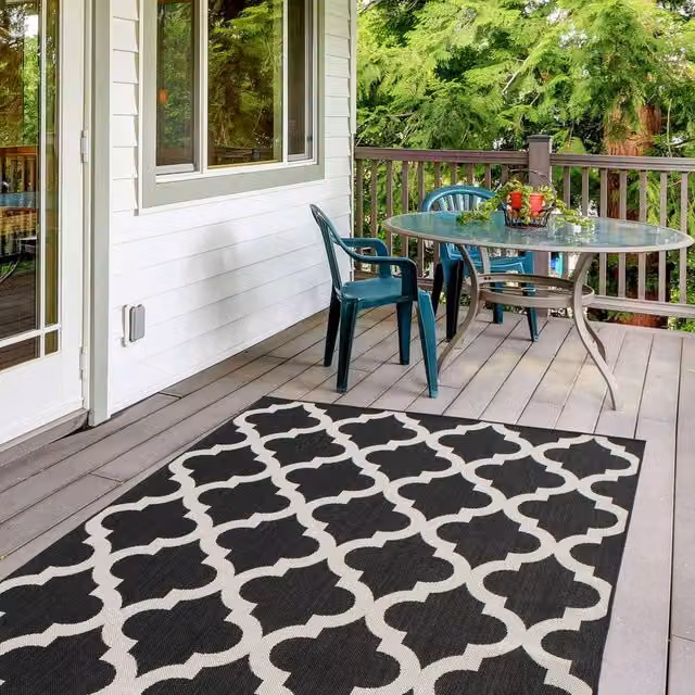 THE RUGS Black and Ivory Geometric Trellis Outdoor and Indoor Weather Resistant Rug, W: 140 cm, L: 200 cm – 1