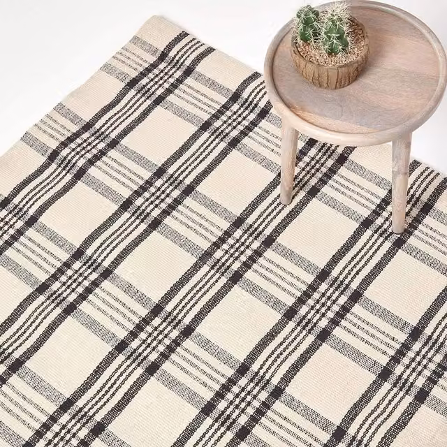 Homescapes Logan Tartan Check Non-Slip Wool Rug in White and Black, W: 120 cm