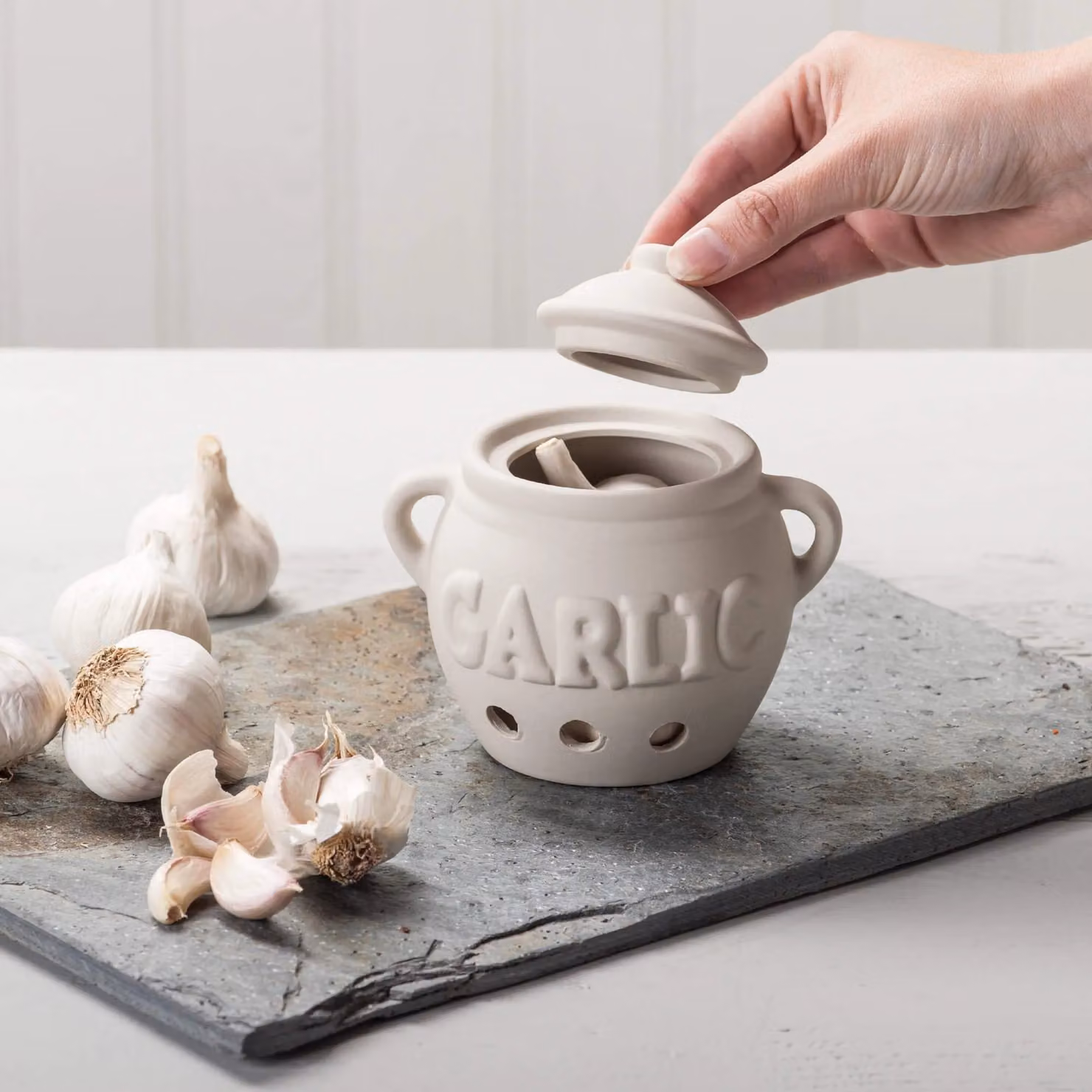 Kilo BA113 Classic Ceramic Garlic Storage Pot in Beige, Diameter: 11 cm – 3