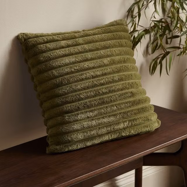 Catherine Lansfield Cosy Ribbed Soft Touch Velvet and Faux Fur Cushion, Green, W/D/H: 45 x 45 x 45 cm – 1