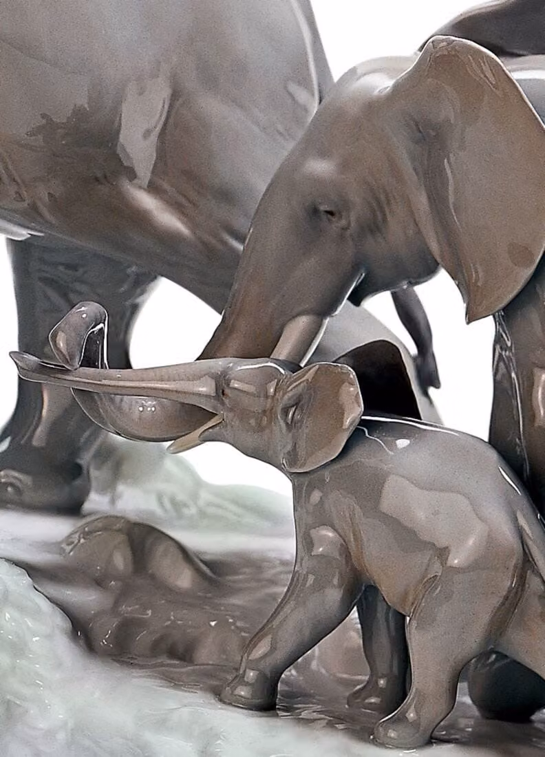 Lladró Elephants Walking Porcelain Figurine in Grey