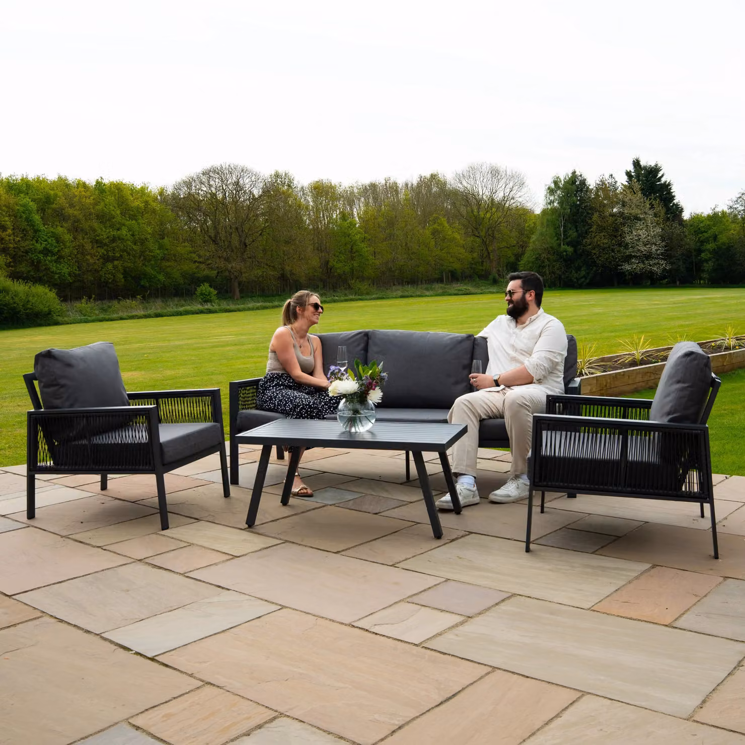 Monstershop 4 Piece Aluminium Sofa Set with Black Rattan Storage Box in Anthracite Grey – 3