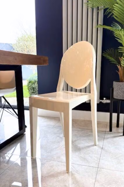 Fusion Living Victoria Ghost Style Plastic Dining Chair in Ivory