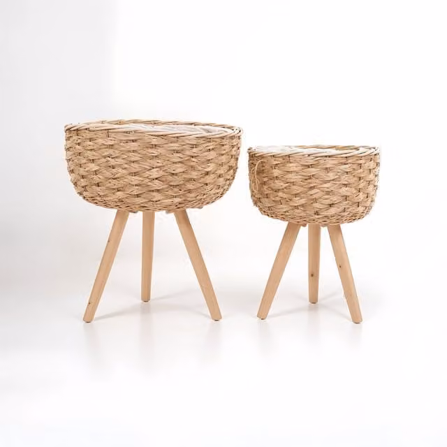 Premier Housewares Set of Two Rustic Woven Planters in Brown, Sand and Beige with Wooden Legs, W/D/H: 33 x 41 x 33 cm – 1