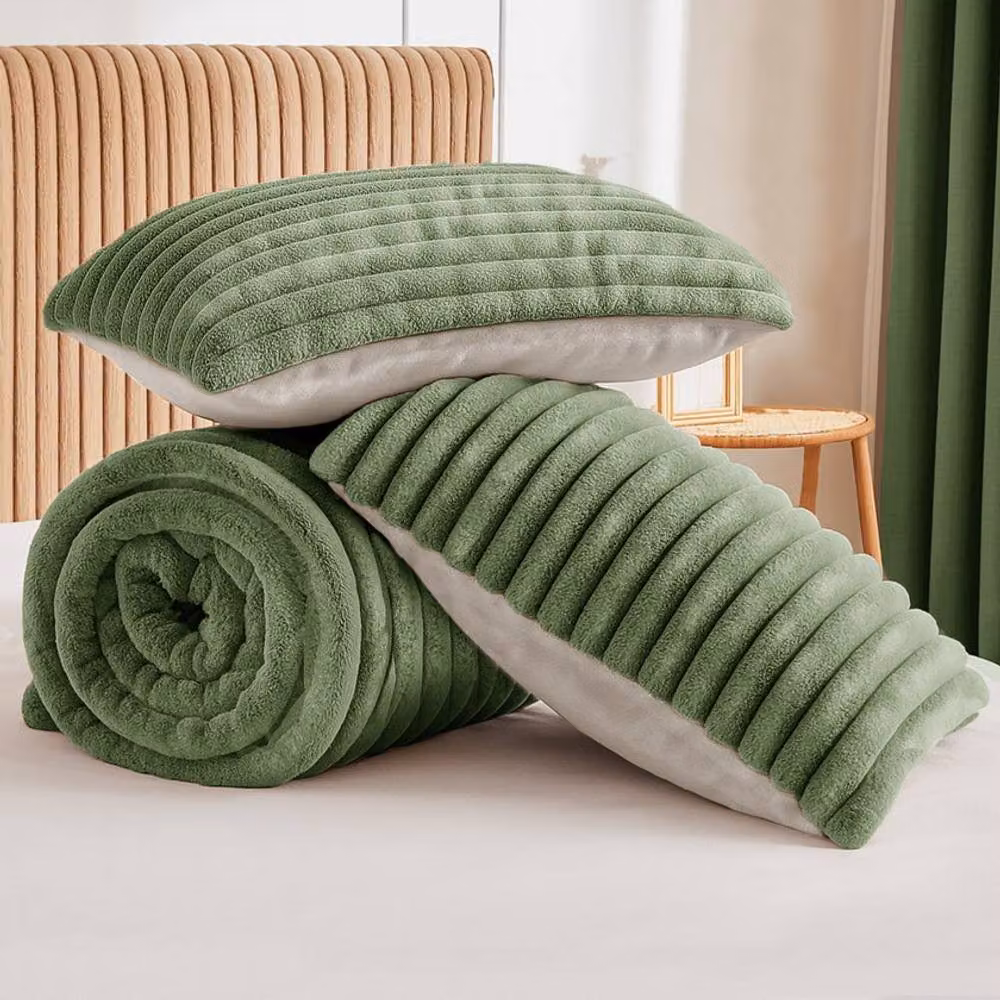 Velosso Jumbo Cord Faux Fur Duvet Cover and Pillowcase Set in Green, W/D/H: 200 x 220 cm – 3