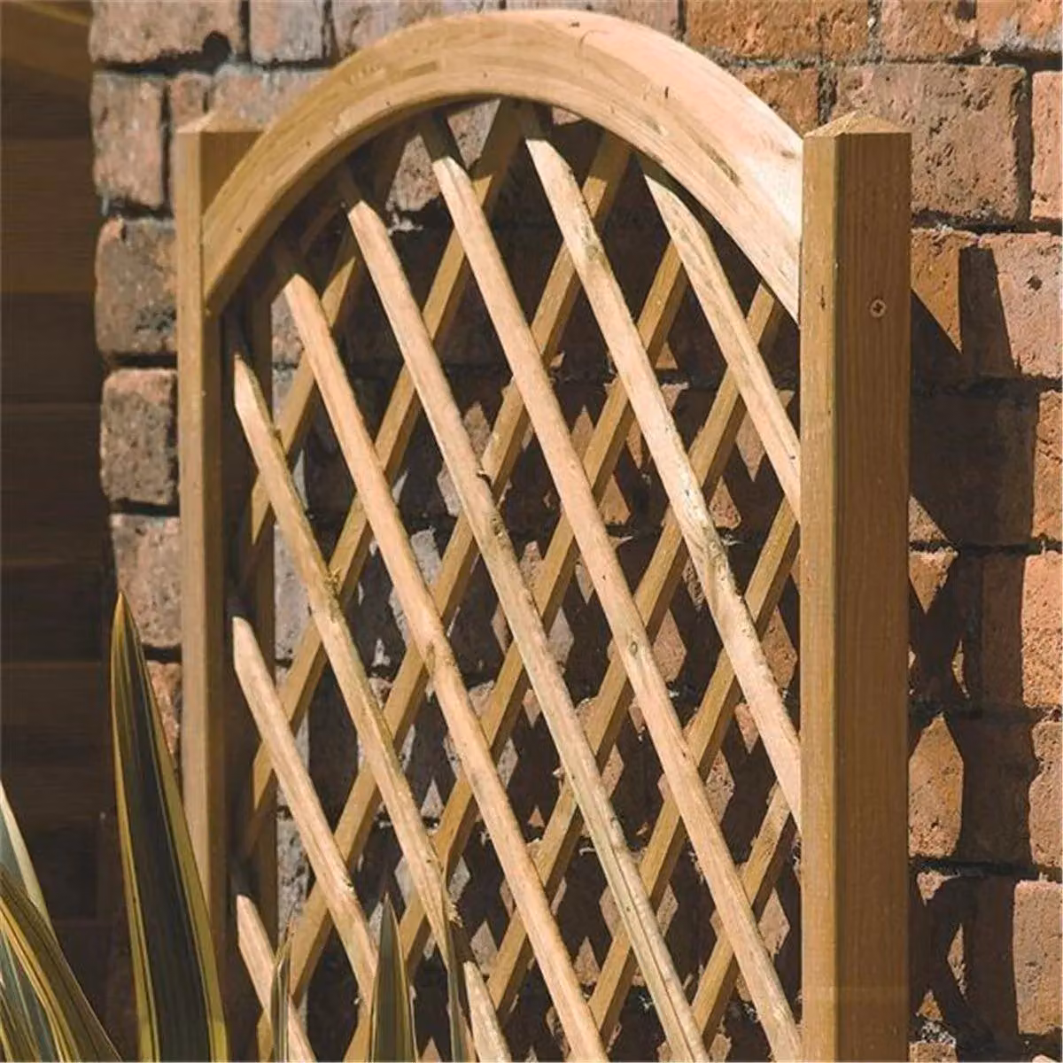 Cheshire Deluxe Rectangular Wood Planter with Trellis in Light Oak Brown – 2