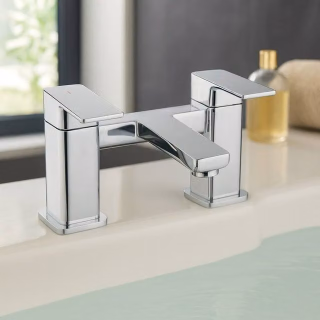 Bathroom Kingdom Quadrado Chrome Square Bath Filler Tap in Silver