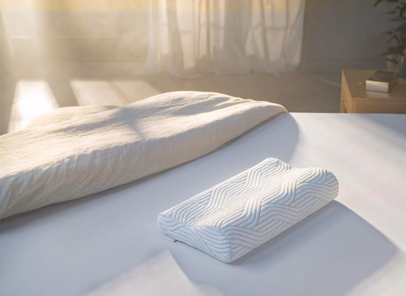 Tempur Original SmartCool Medium Memory Foam Neck Pillow in White